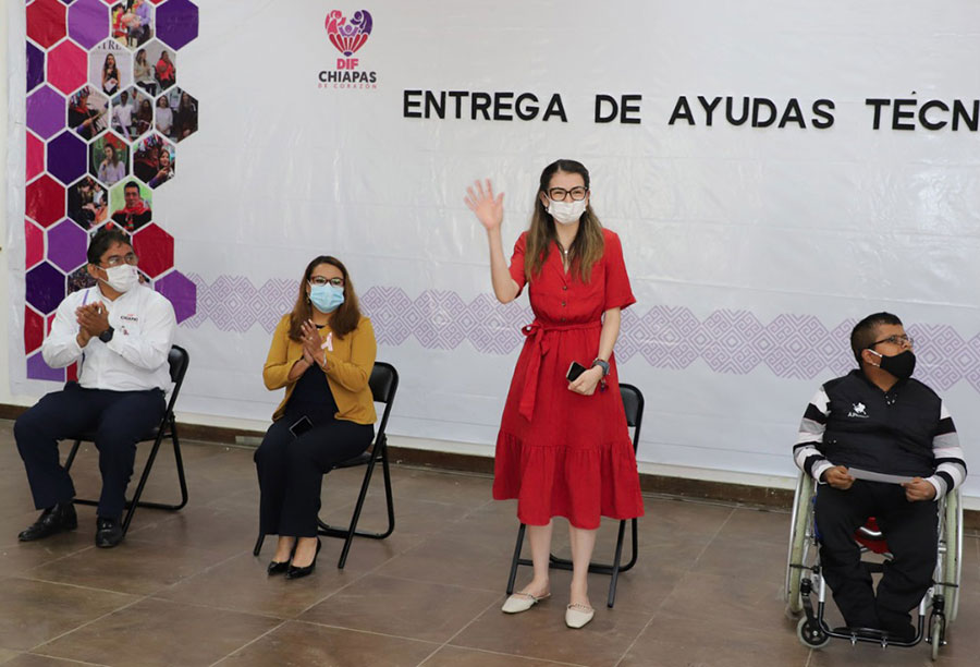 Beneficia DIF Chiapas con ayudas técnicas a personas con discapacidad –  FaceTux Chiapas